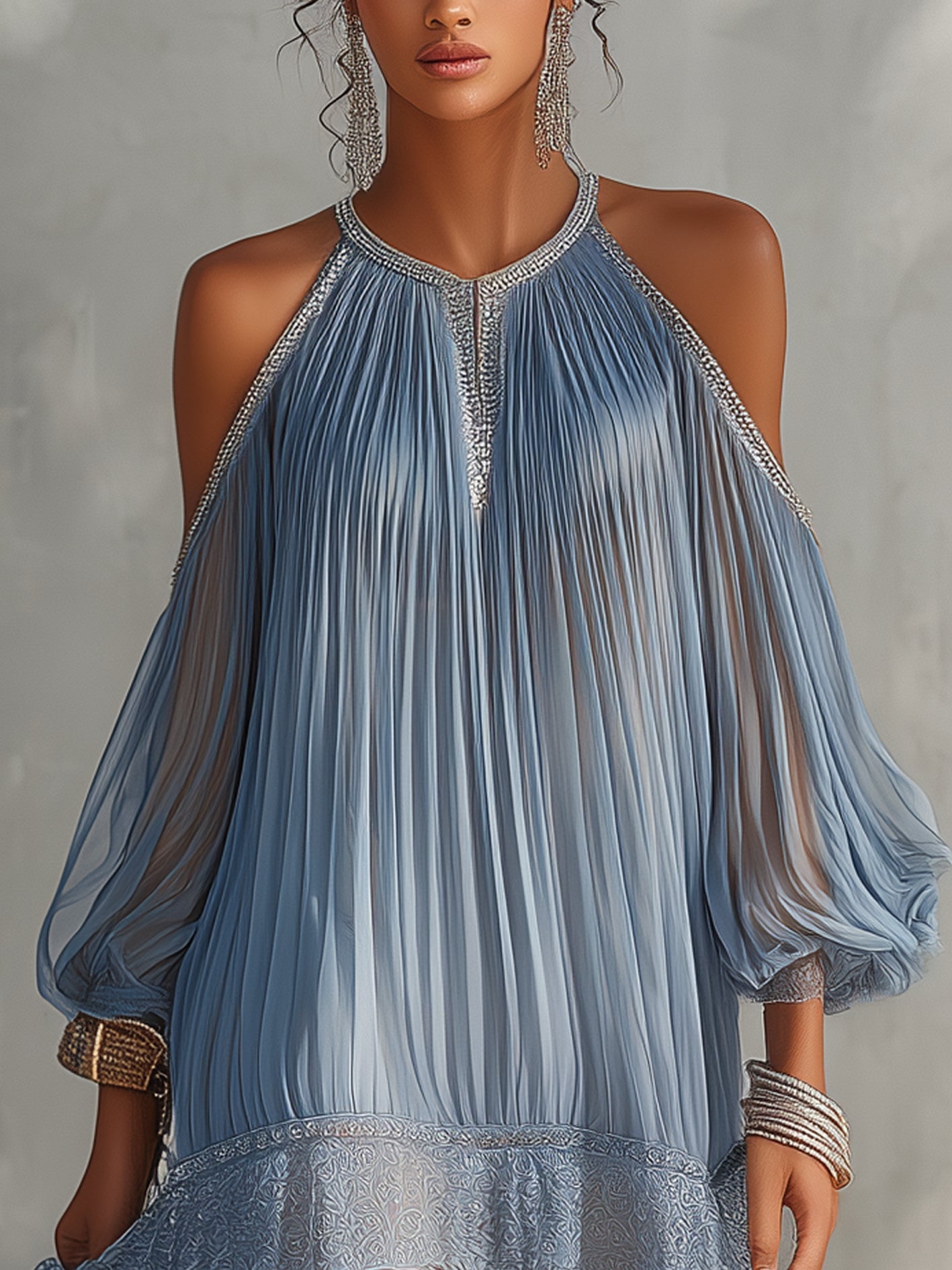 Robe courte froncée bleue à épaules dénudées et ourlet en dentelle