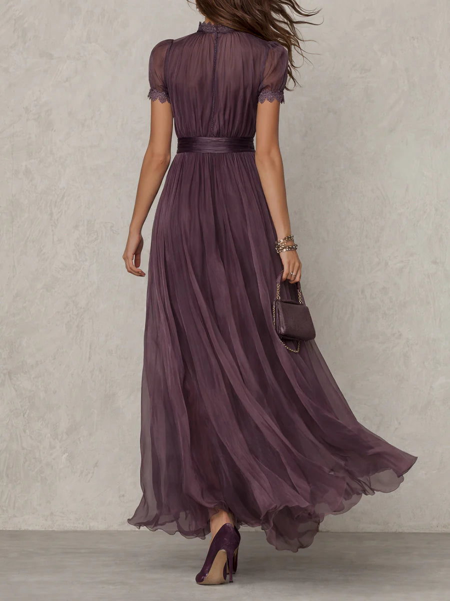 Beatrice — Robe longue en mousseline de soie violette à col en clé